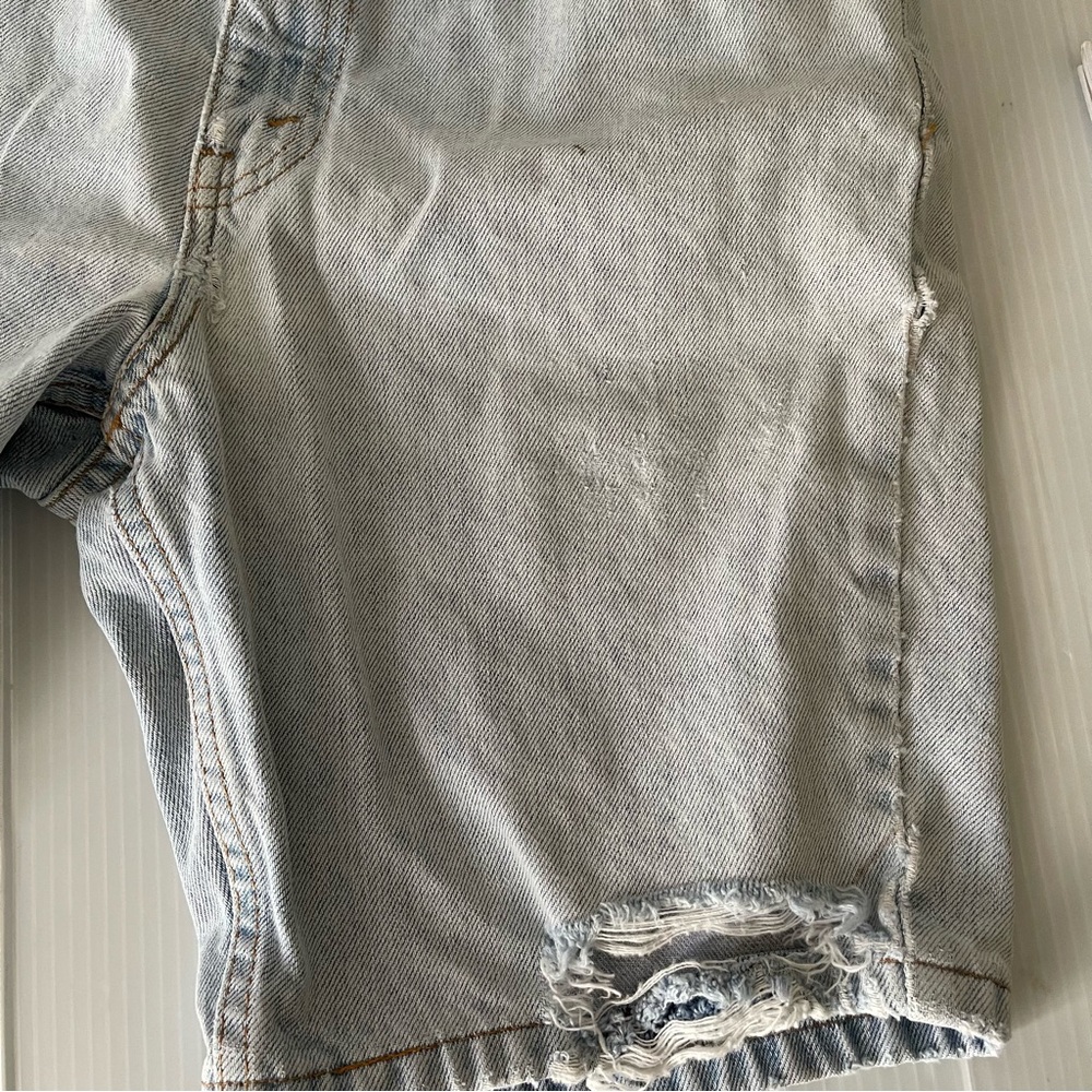 Vintage 505 Levi’s Light Wash High Rise Y2K Bermuda Shorts size 30 - Picture 8 of 8